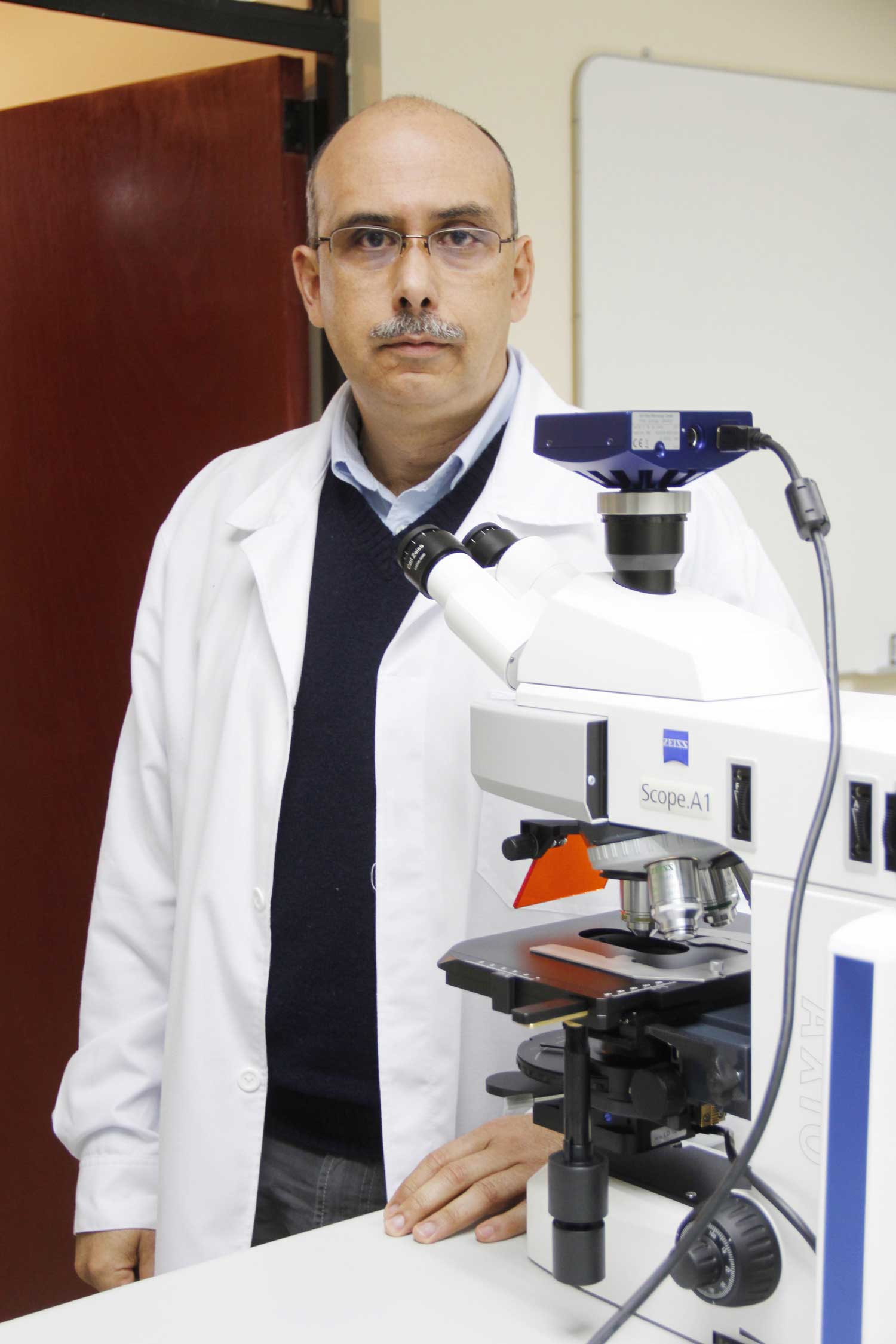 Dr. Armando Rojas