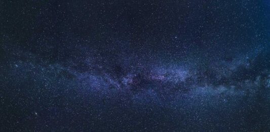 Más allá de los muros: la astronomía y la literatura abren nuevos universos a jóvenes privados de libertad