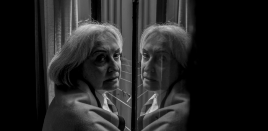El optimismo podría convertirse en un aliado para prevenir la demencia, según estudio de largo plazo