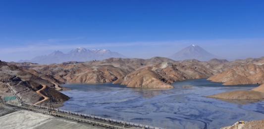 Universidad de Chile desarrolla innovador sistema para recuperar agua de relaves mineros y avanzar hacia una minería sostenible