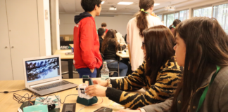 Ocho colegios construyeron sus propios microscopios para llevar la ciencia al aula